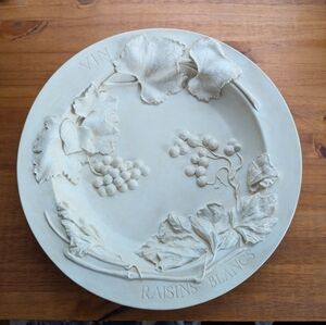 Large Hen-Feathers Collection Wall Plaque Bowl w/ Grapevines 12" Hand Cast